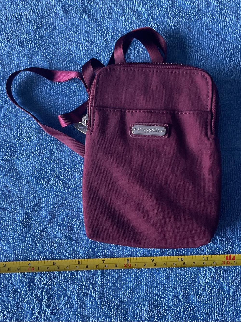 Baggallini burgundy compact crossbody bag
